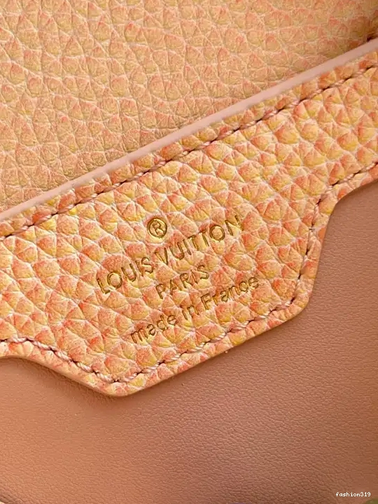 VUITTON LOUIS BB CAPUCINES 0325